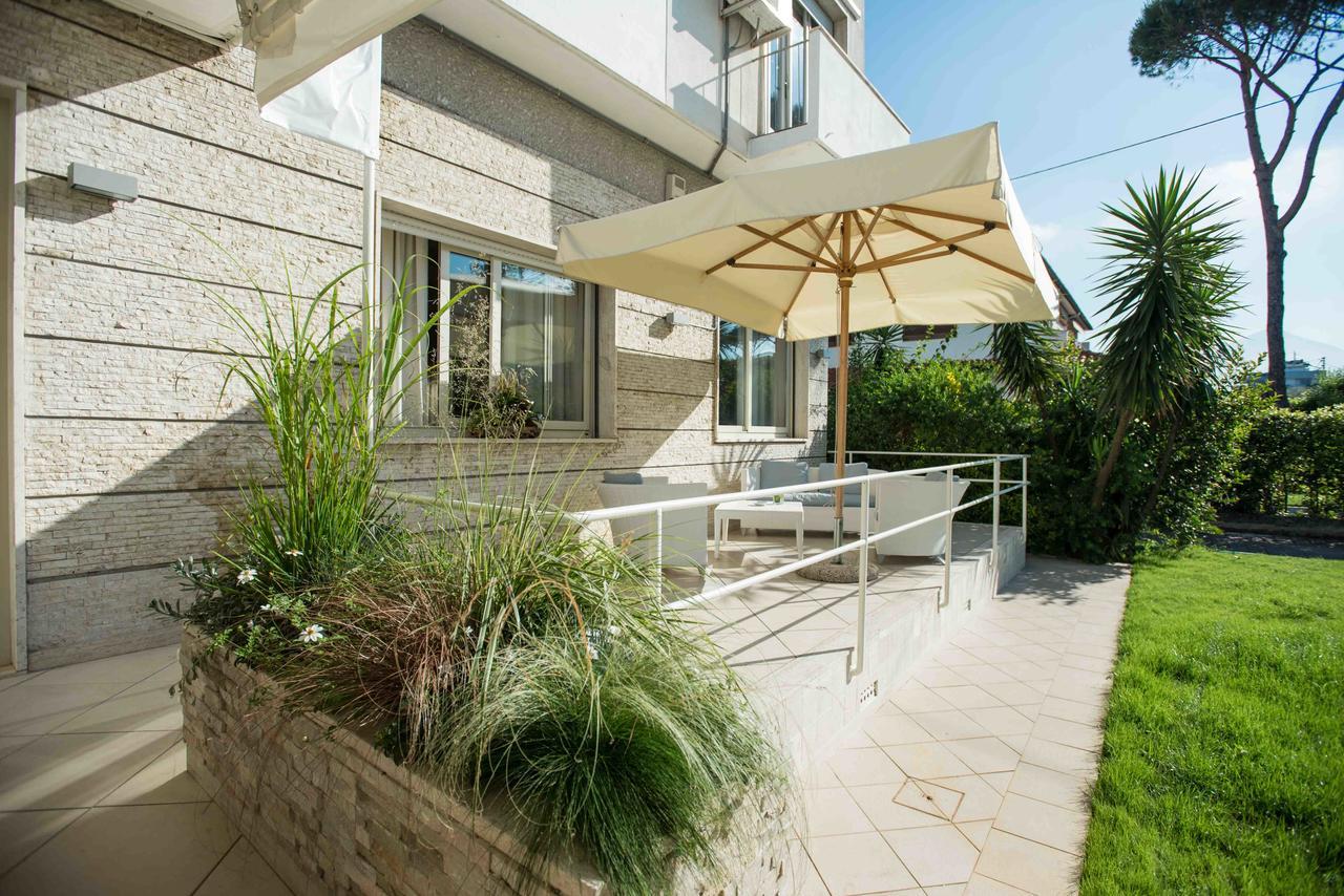 Hotel Crystal Marina di Pietrasanta Exterior photo