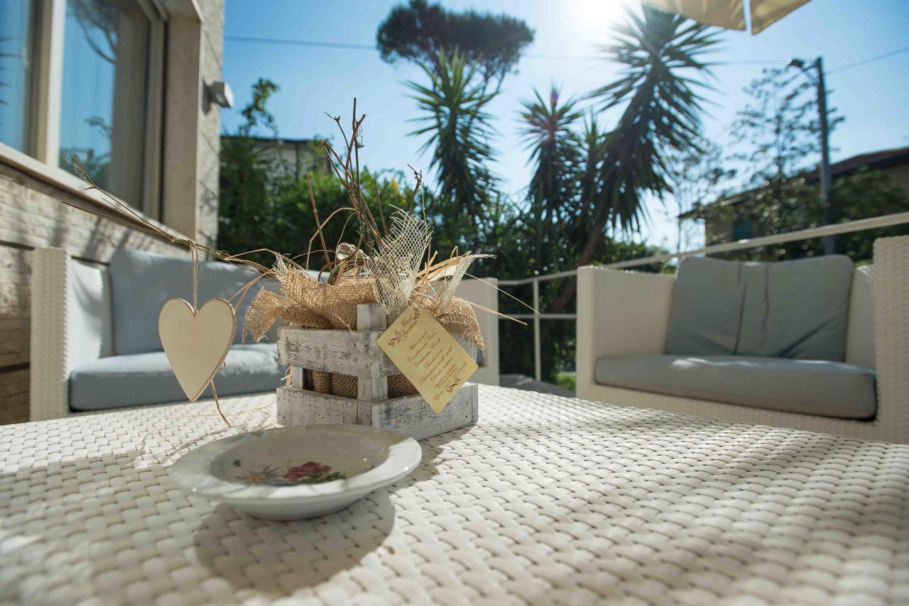 Hotel Crystal Marina di Pietrasanta Exterior photo